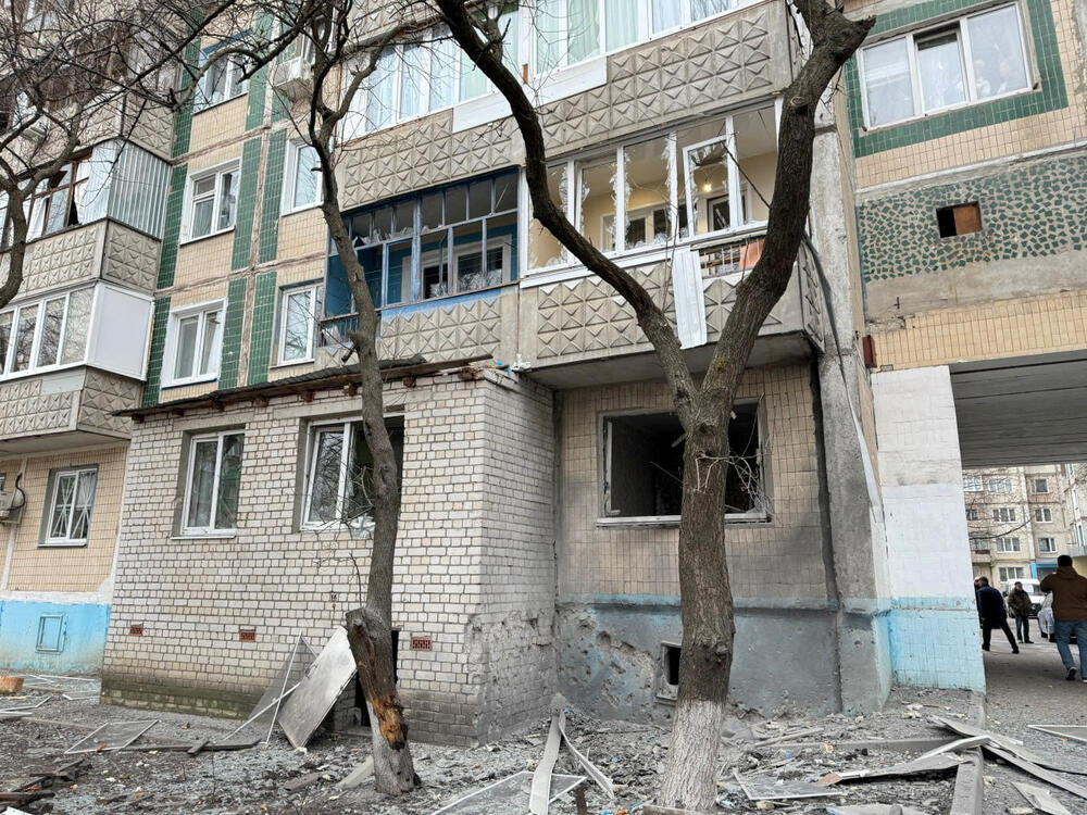 <p>Napadi dolaze dan nakon što je u ruskom napadu na Odesu ubijeno najmanje 20 osoba, a 70 ranjeno. Ukrajinski predsjednik Volodimir Zelenski rekao je da će ruske snage koje su 15. marta napale Odesu od kijevskih snaga dobiti "pravedan odgovor”</p>