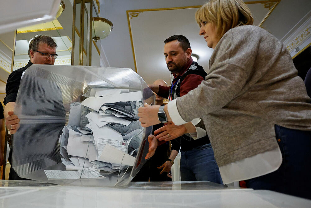 <p>U Rusiji su tokom tri dana održani predsednički izbori na kojima se očekivala pobeda Putina, koji je na čelu zemlje praktično već 24 godine</p>