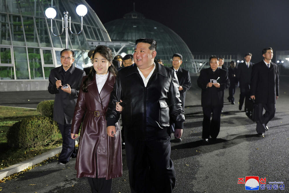 Kim Džong Un sa kćerkom Kim Ju Ae, Foto: Reuters