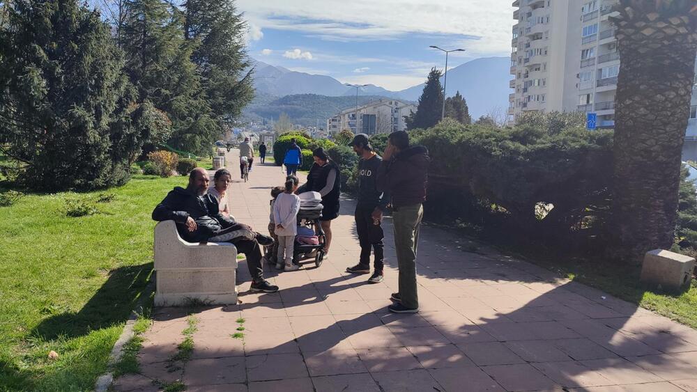 <p>Džekson Bislimi "Vijestima" je kazao da su došli svi kako bi saznali kad će se i na koji način riješiti njihovo stambeno pitanje</p>