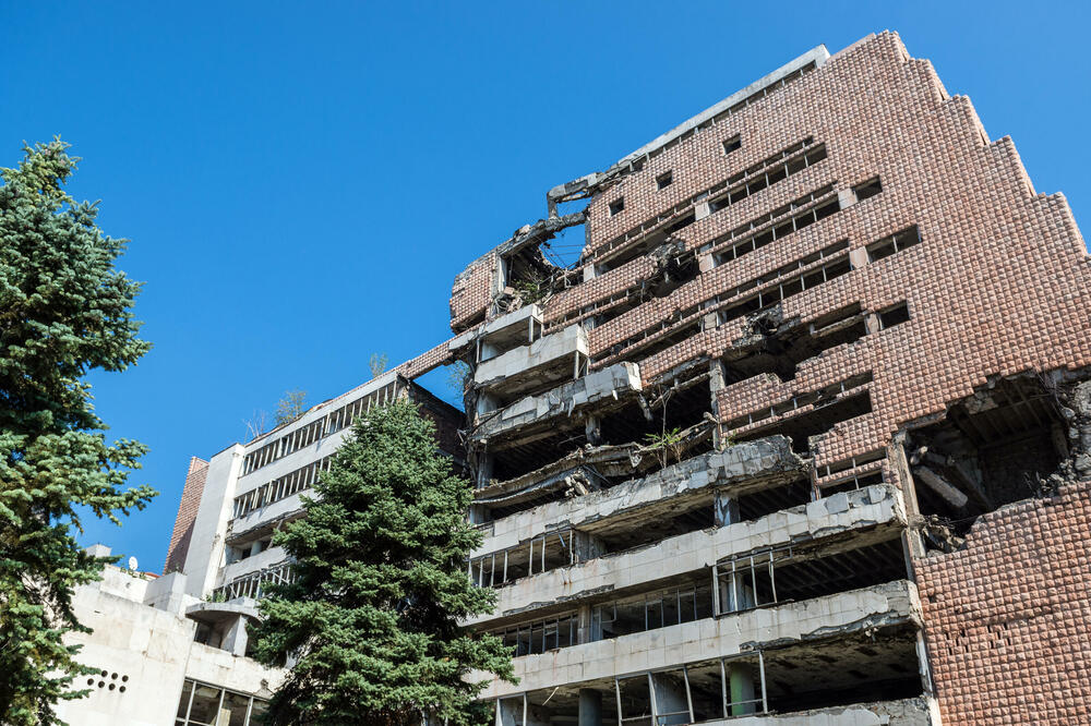 Zgrada nekadašnjeg Ministartsva odbrane Jugoslavije u Beogradu uništena u NATO bombradovanju, Foto: Shutterstock