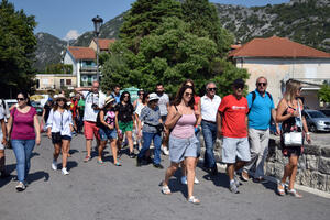 Virpazar gets a temporary parking lot: National Parks and Municipality...