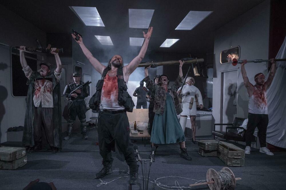 Scena iz predstave "Radovan III", Foto: Grad teatar