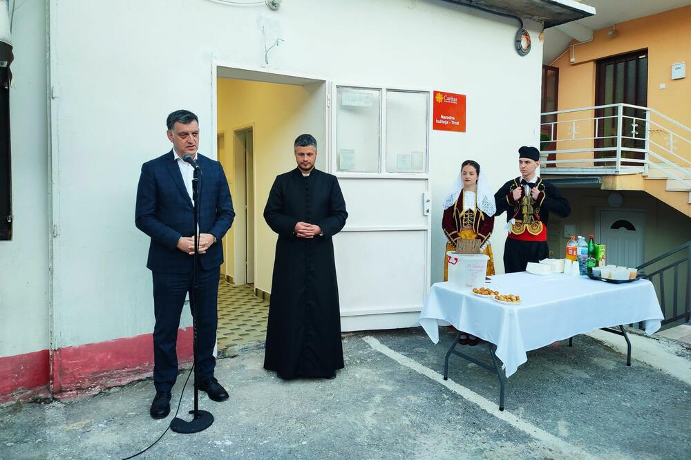 Komnenović i Pasković na otvaranju, Foto: Siniša Luković