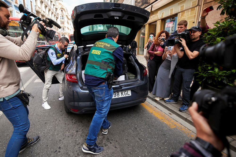 Policija upada u prostorije FS Španije, Foto: Reuters