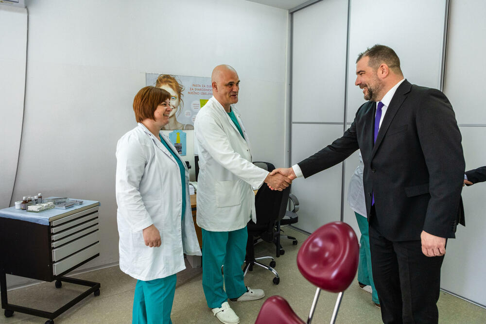 "The minister, together with his associates, visited clinics, laboratories, departments of internal medicine, orthopedics, urology, gynecology, radiology, dentistry, occupational medicine, ophthalmology, ENT, as well as clinics of psychologists and psychiatrists"
