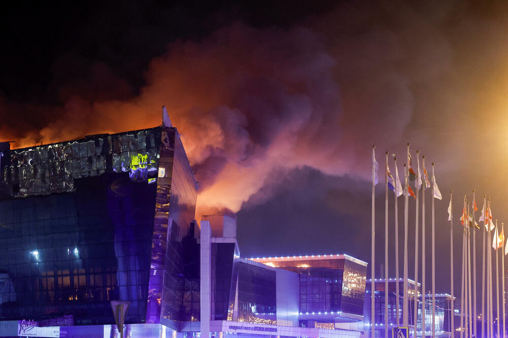 Koncertna hala u plamenu, Foto: Reuters