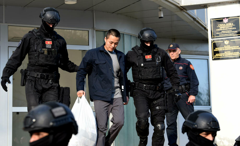 <p>Takozvanom "kralju kriptovaluta" danas je istekla zatvorska kazna, a iz suda su juče najavili da će mu biti oduzete putne isprave, kako ne bi mogao da napusti Crnu Goru</p>