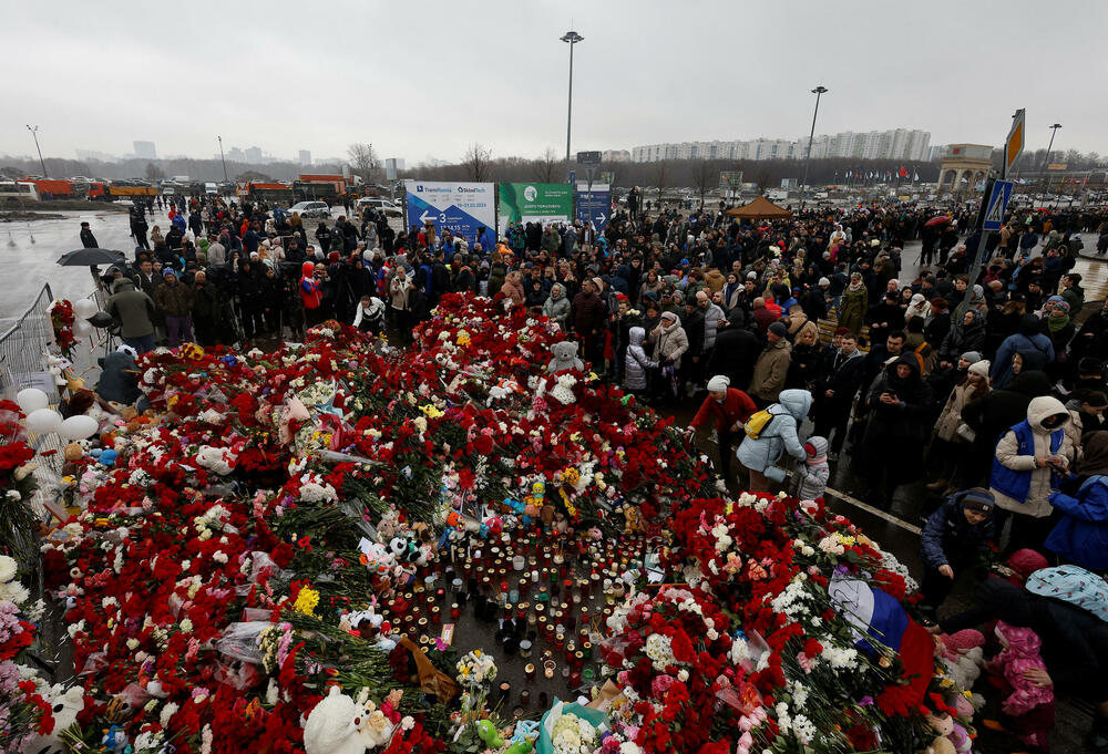 <p>Zastave su spuštene na pola koplja, zabavni događaji otkazani, a oglašavanje i emitovanje zabavnih programa na TV kanalima obustavljeno</p>