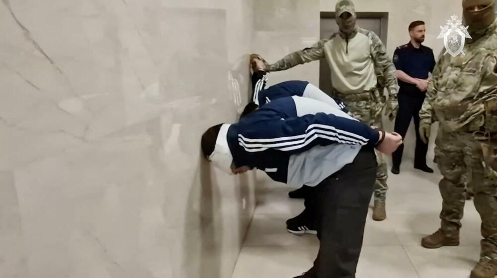 <p>Broj žrtava terorističog napada koji se u petak uveče dogodio u koncertnoj dvorani u Moskvi, porastao je na 137</p>