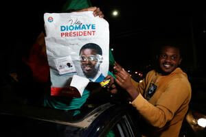 Senegal: Opposition candidate for president in the lead, candidate...