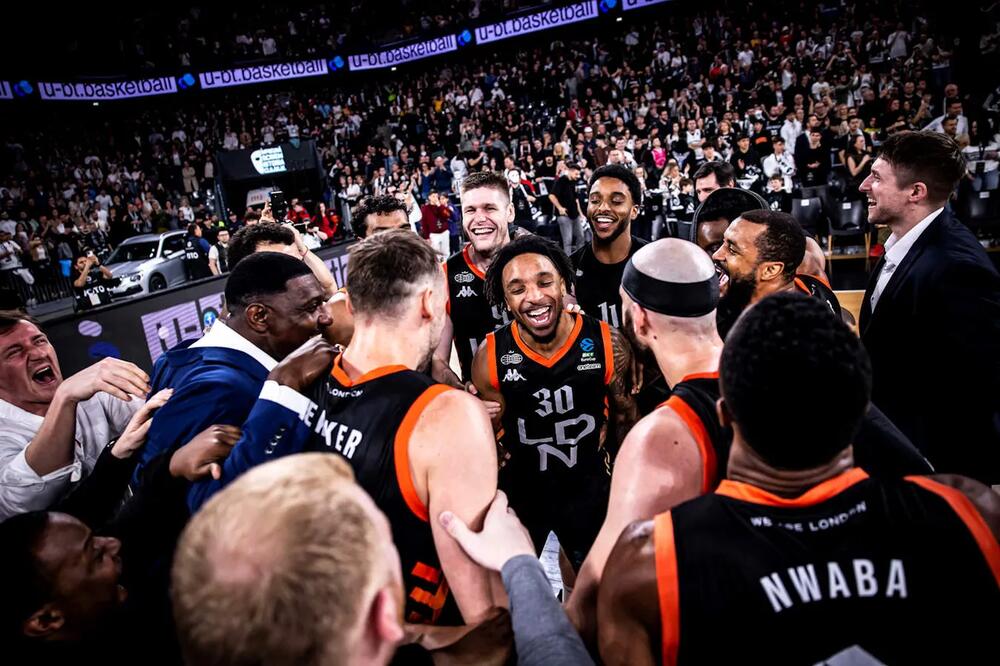 Slavlje košarkaša Londona nakon jedne od pobjeda u Evrokupu, Foto: Eurocup