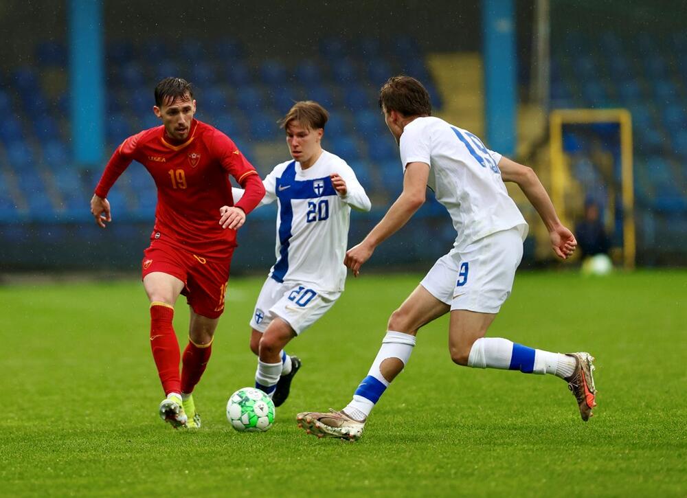 Mlada fudbalska reprezentacija Crne Gore