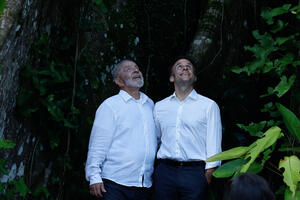 The presidents of France and Brazil launch a program of green...