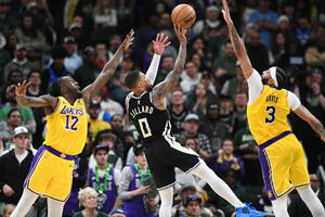 After minus 19 and two overtimes, the Lakers defeated Milwaukee, Golden...