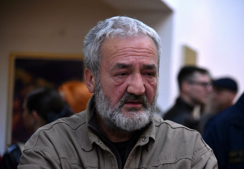 <p>Otvorena tradicionalna izložba ULUCG. Iako se nagrada, nazvana po trojici velikana crnogorske likovne umjetnosti, tradicionalno i simbolično dodjeljuje za crtež, skulpturu i sliku, ove godine to nije bio slučaj</p>