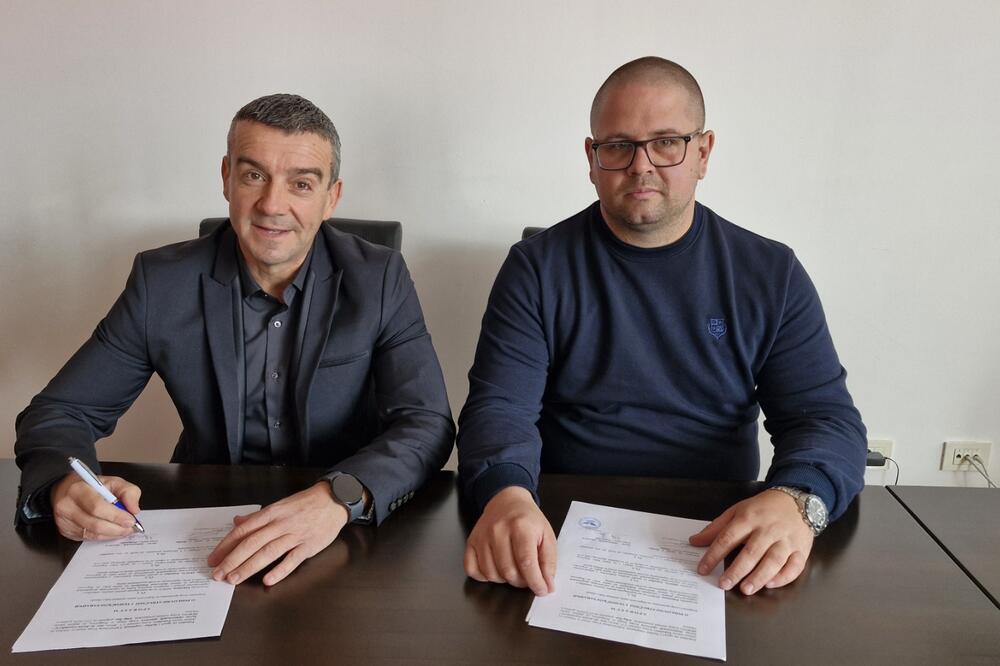 Profesor doktor Jovan Gardašević, v. d. dekan na Fakultetu za sport i fizičko vaspitanje i Filip Šoć predsjednik SESCG-a, Foto: Stevo Popović