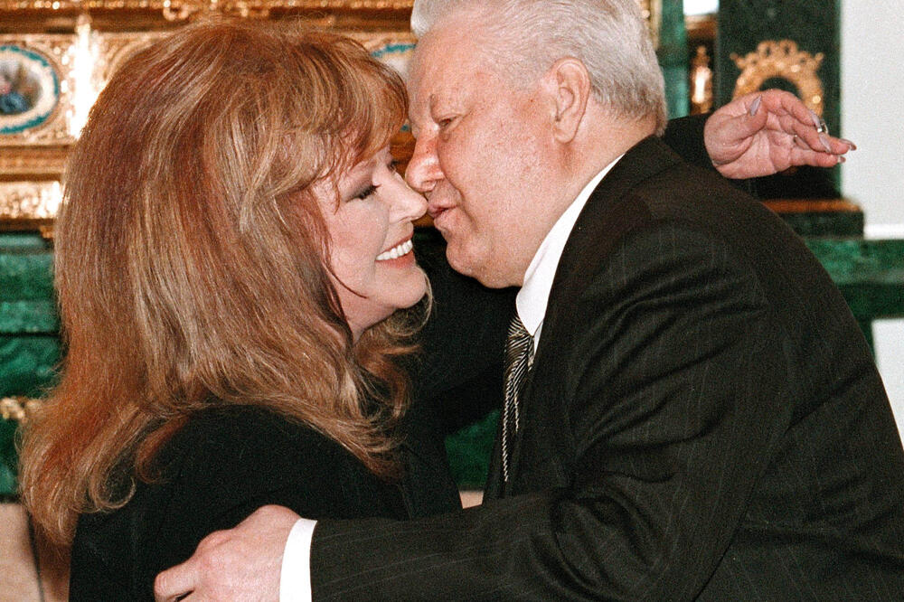 Pugačova sa Jeljcinom u Kremlju 1999., Foto: Reuters