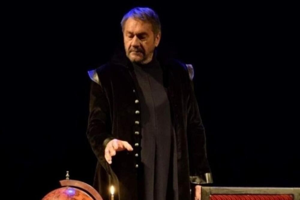Scena iz predstave "Potonja ura Njegoševa", Foto: Crnogorsko narodno pozorište