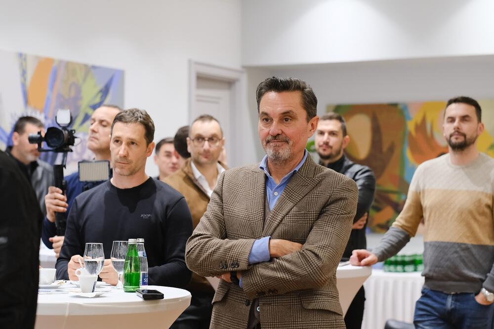 <p>Originalni francuski i italijanski proizvodi Neuhauser i Menz&Gasser</p>