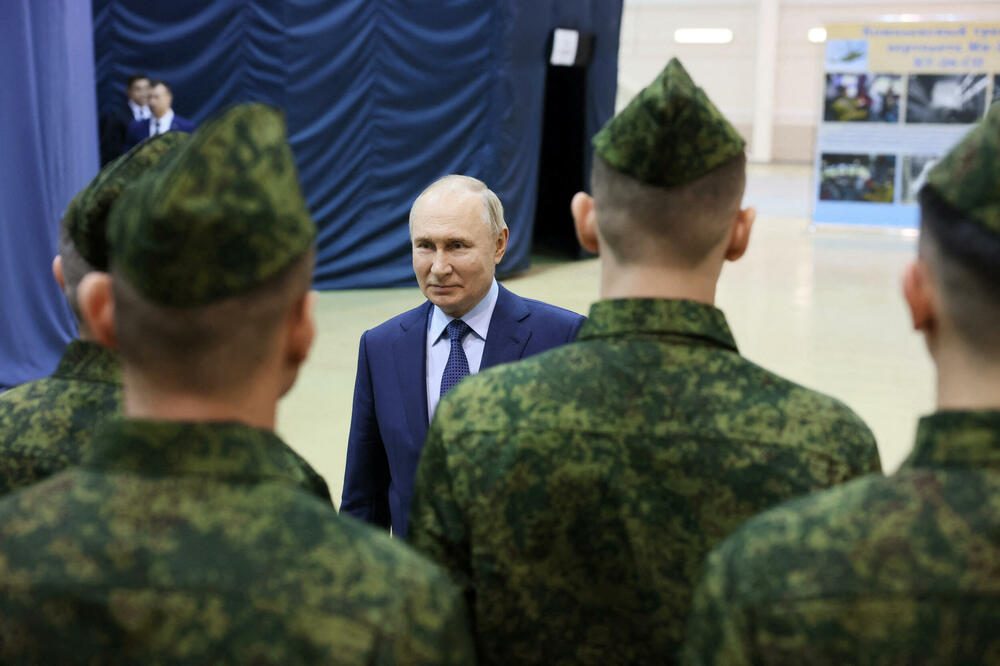 Putin dok je razgovarao sa vojnicima (28.3.), Foto: Reuters