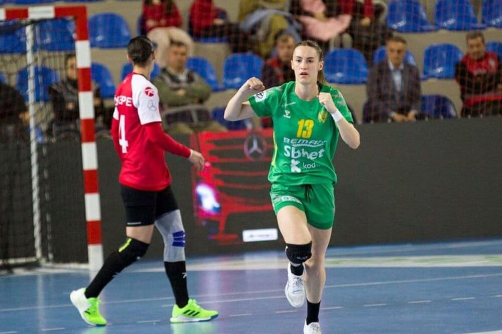 Najefikasnija u Rizeu: Dijana Mugoša tokom meča sa Turskom, Foto: EHF