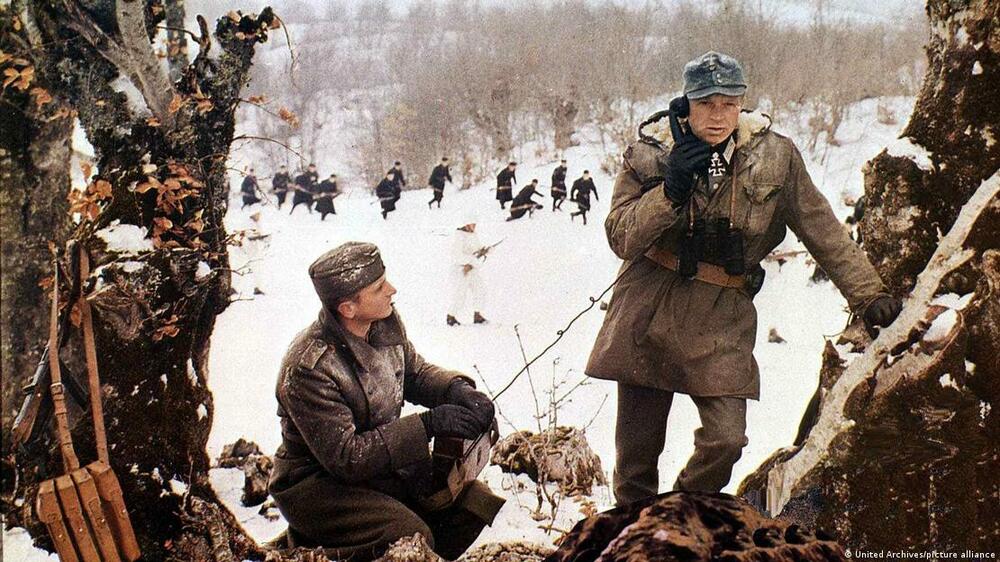 Hardy Krieger (right) as Colonel Krencer in Veljko Bulajić's film "The Battle of the Neretva" (1969)
