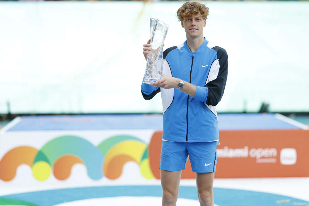 Siner je trofejem u Majamiju pretekao Alkarasa, sada napada prvo mjesto Đokovića, Foto: REUTERS