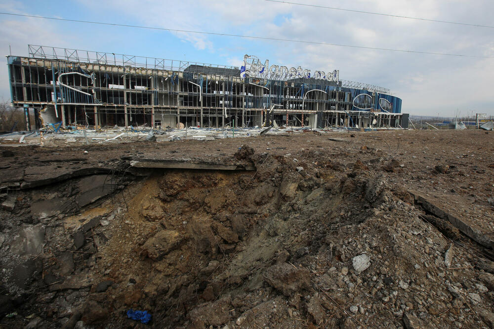 <p>Gradonačelnik Harkova Ihor Terehov rekao je da su dronovi iranske proizvodnje pogodili najmanje devet višespratnica, tri spavaonice i benzinsku pumpu</p>