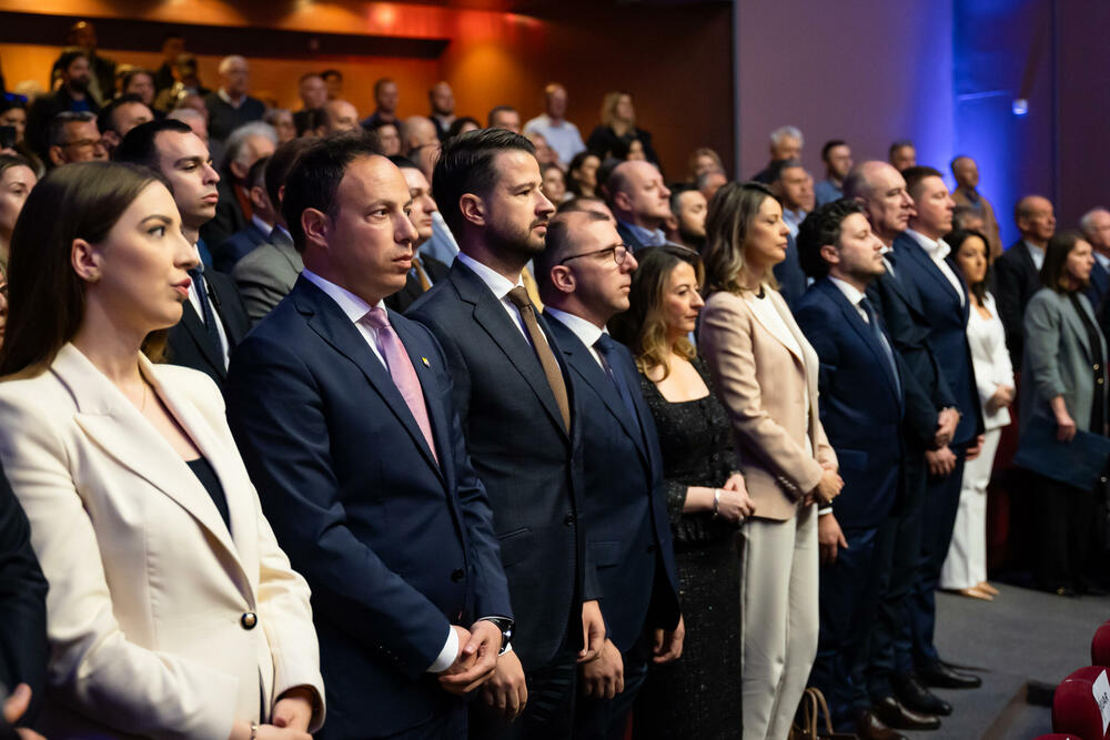 <p>Milatović je prisustvovao svečanosti povodom Dana opštine Ulcinj, koji se obilježava prve subote u mjesecu aprilu, koja simbolično označava završetak berbe maslina, izlazak pomoraca na more i početak turističke sezone u Ulcinju</p>