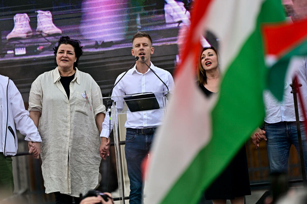 Planira da izazove Orbana:  Peter Mađar na protestu