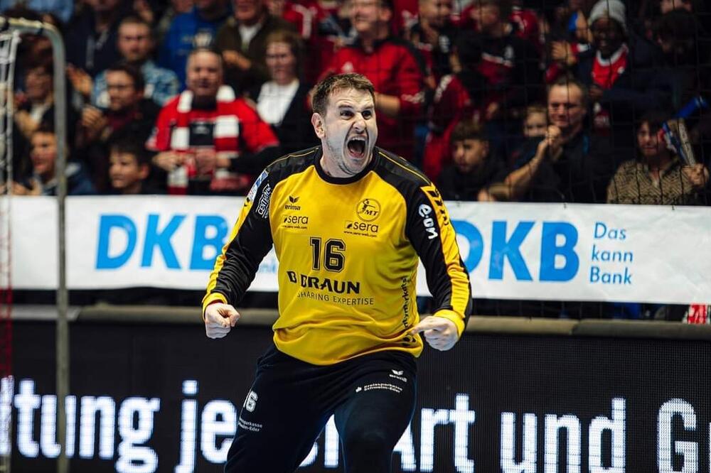 Simić, Foto: MT Melsungen (Facebook)