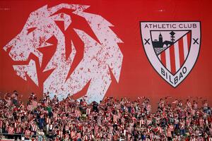 La Gabara sails with the cup after 40 years - a celebration that Bilbao...