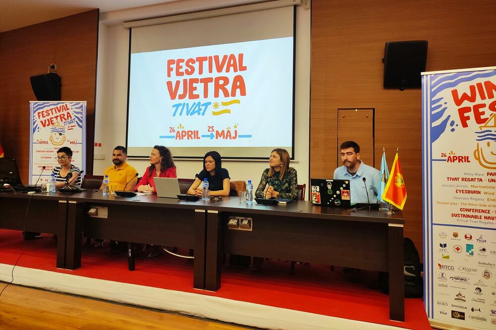 Sa pres konferencije u Tivtu, Foto: Siniša Luković