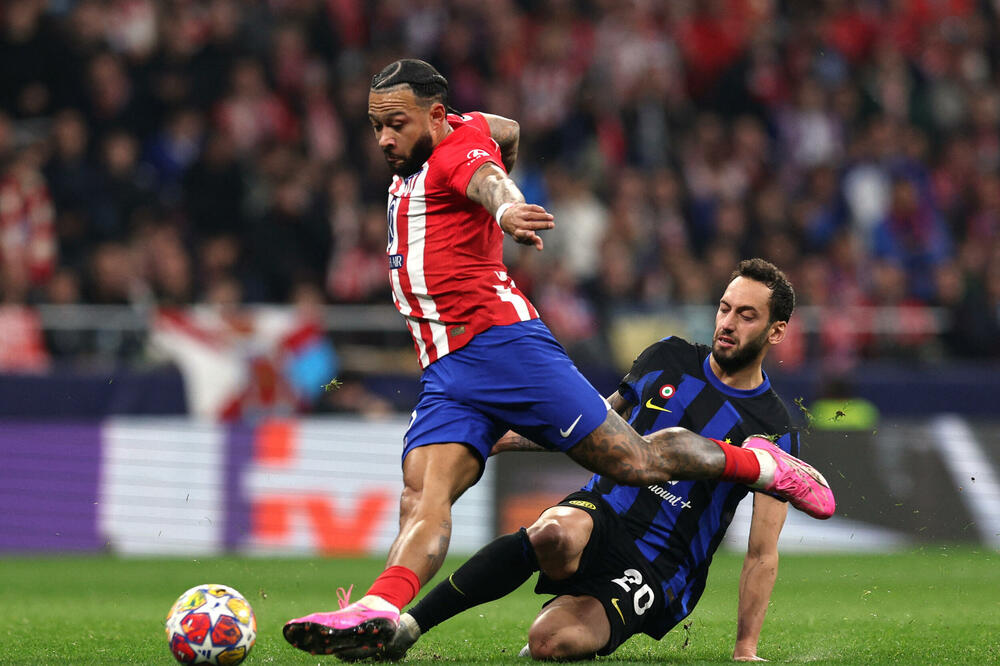 Memfis Depaj na utakmici sa Interom u Ligi šampiona, Foto: Reuters