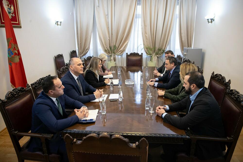 Sa sastanka predstavnika Zeren grupe i rukovodstva CBCG u decembru, Foto: igor sljivancanin/cbcg.me