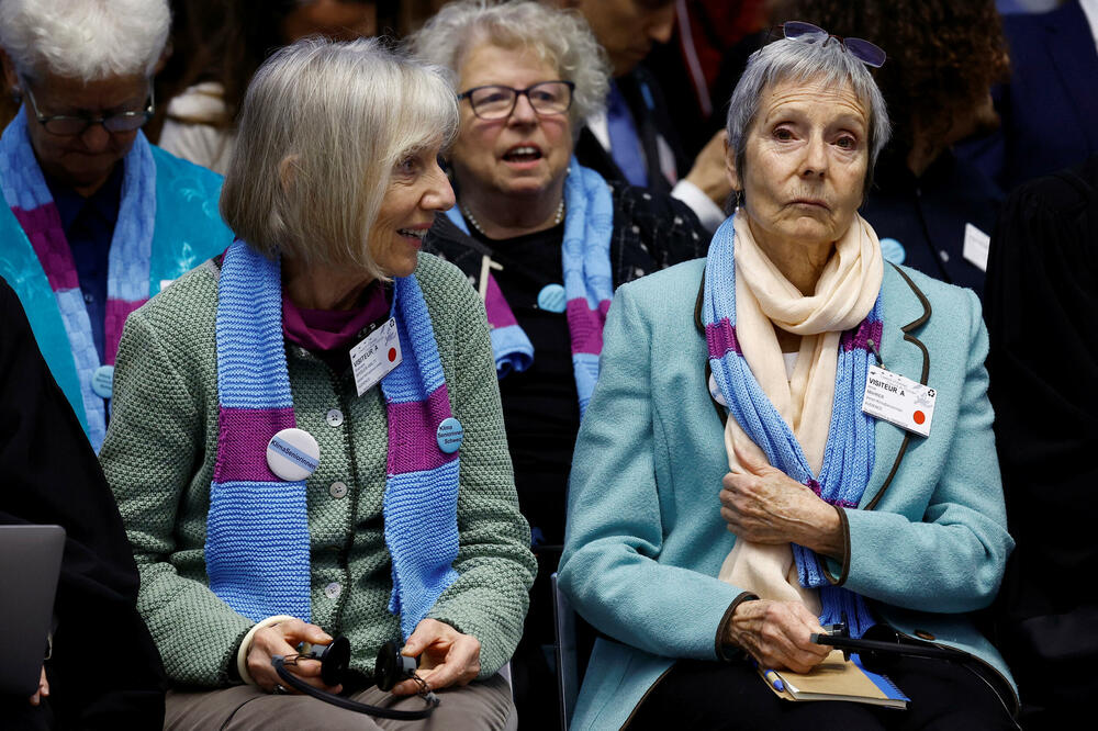 Članice grupe Starije žene za klimatsku zaštitu juče u sudu u Strazburu, Foto: Rojters