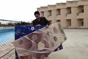 Napušteni hotel u kom su smješteni Libanci raseljeni sa granice