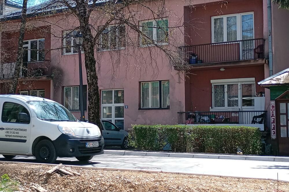 Jedna od stambenih zgrada u Kolašinu, Foto: Dragana Šćepanović