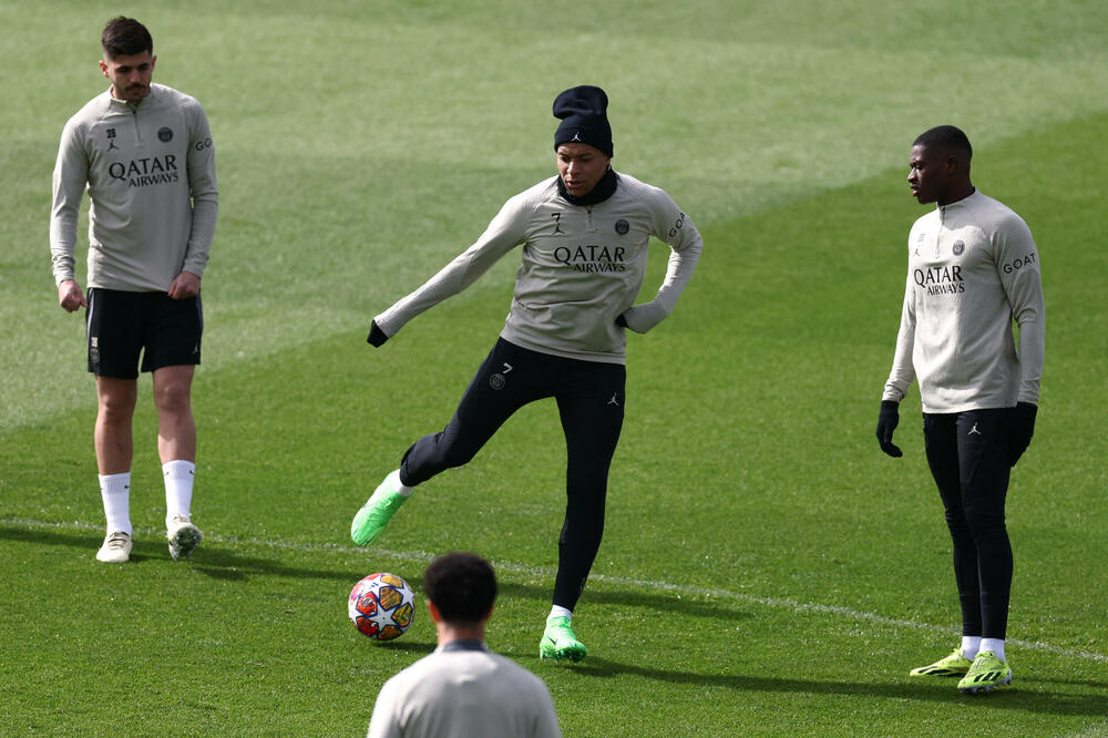 Mbape na treningu pred Barsu, Foto: Reuters