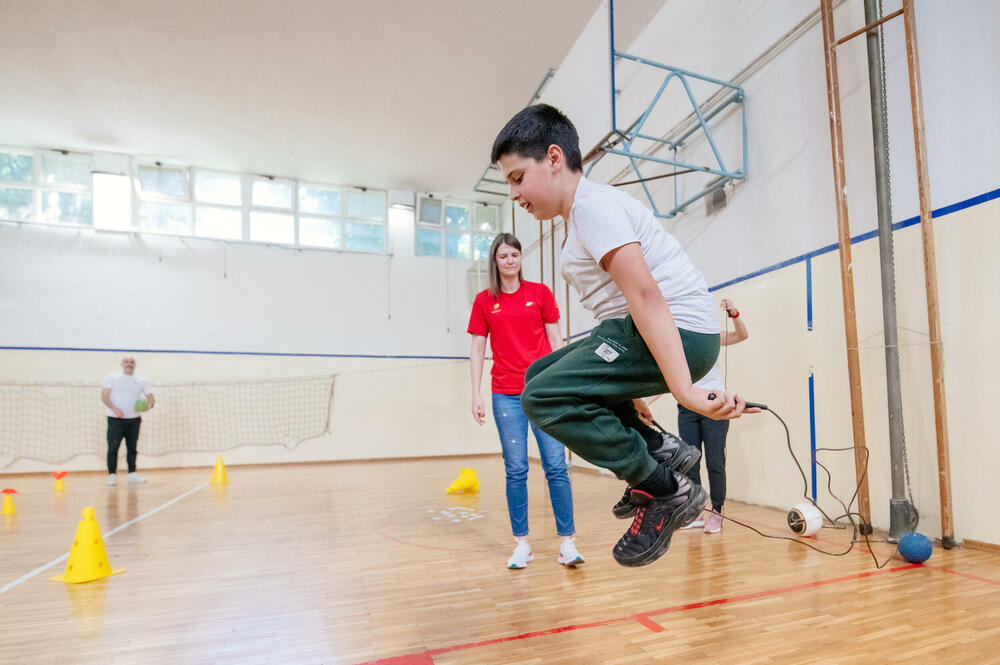 <p><strong>Donirana sportska oprema podgoričkoj Osnovnoj školi ”Maksim Gorki”</strong></p>