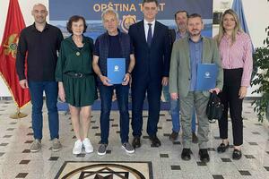 Opština Tivat podržala pet izdavačkih projekata: Za nove knjige...