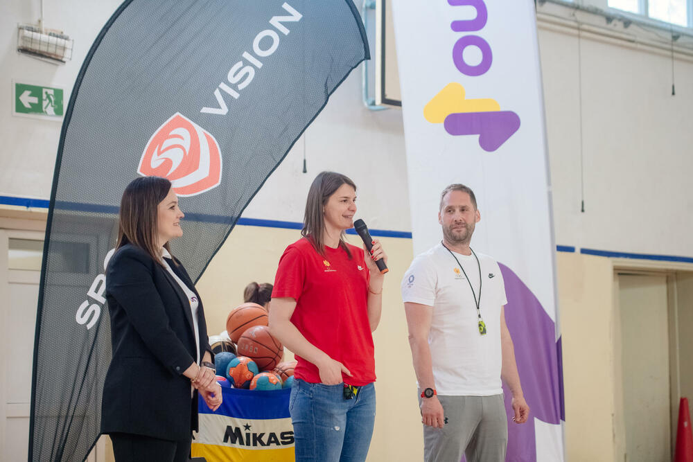 <p><strong>Donirana sportska oprema podgoričkoj Osnovnoj školi ”Maksim Gorki”</strong></p>