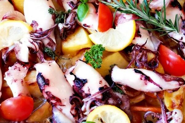 Taste of the sea and wine: Marinated squid with potatoes