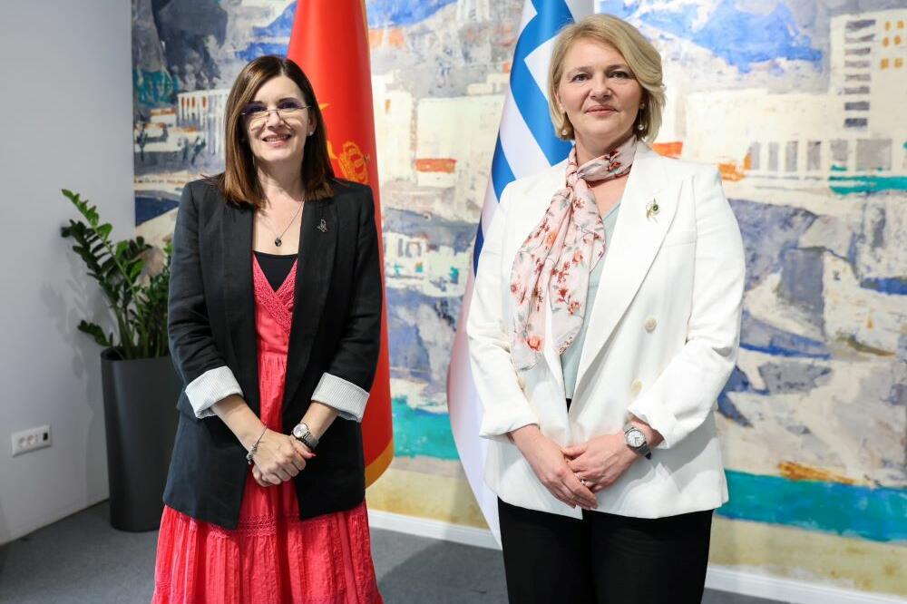 Popa i Injac, Foto: Glavni grad