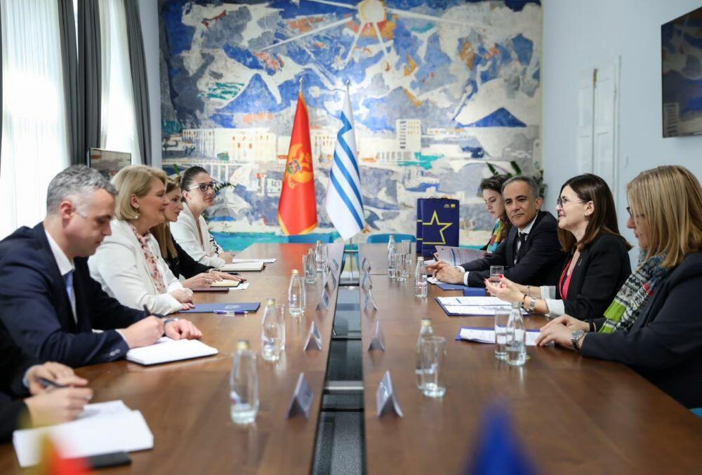 Olivera Injac, Oana Kristina Popa