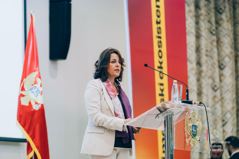 "Poseban izazov obučiti građane starije dobi za snalaženje u onlajn prostoru": Tamara Vujović, Foto: Gardašević Photography