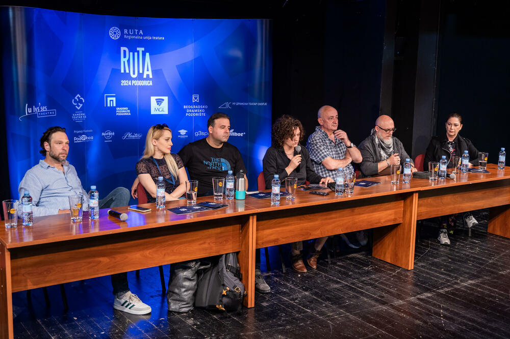 Sa okruglog stola nakon predstave “Pad Masade”, Foto: Đorđe Cmiljanić