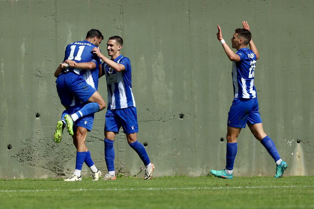 Slavlje fudbalera Arsenala, Foto: FSCG