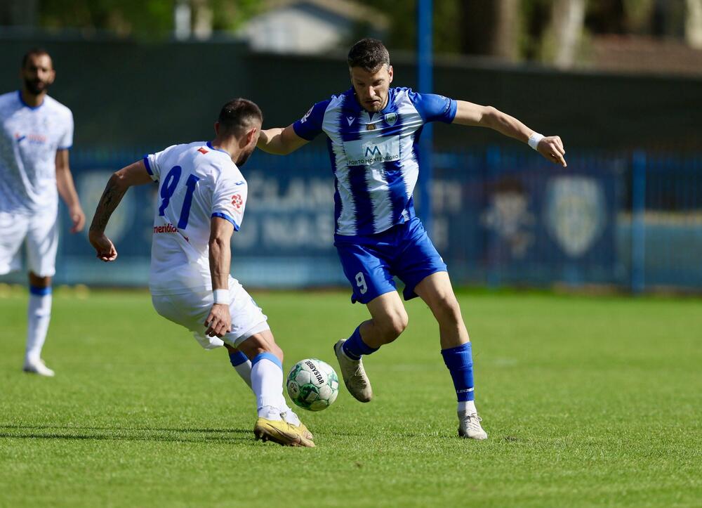 <p>Ekipa Miljana Radovića izgubila u Tivtu od Arsenala - 1:0</p>